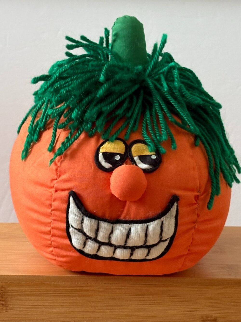 Grinners Pumpkin Halloween Plush Decor Green Yarn Hair Fabric 6 Inch 1995 Vtg